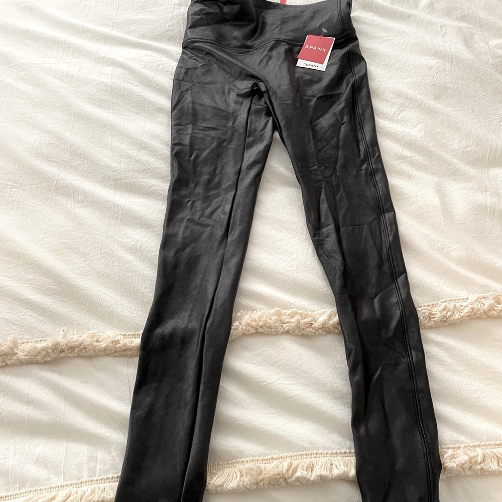 Black spanx faux leather skinny legging